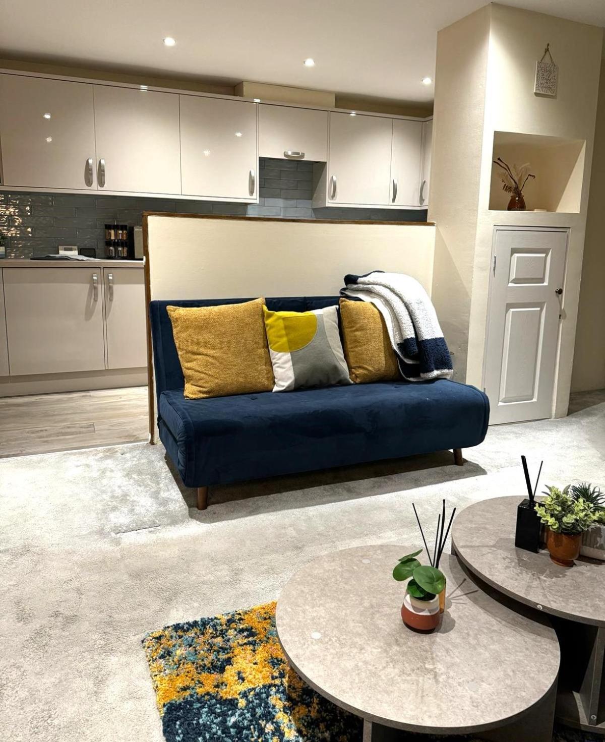 Large Cosy 2 Bedroom Ground Floor Flat In Stevenage Sg1 Sleeps 4-5 Free Parking Экстерьер фото
