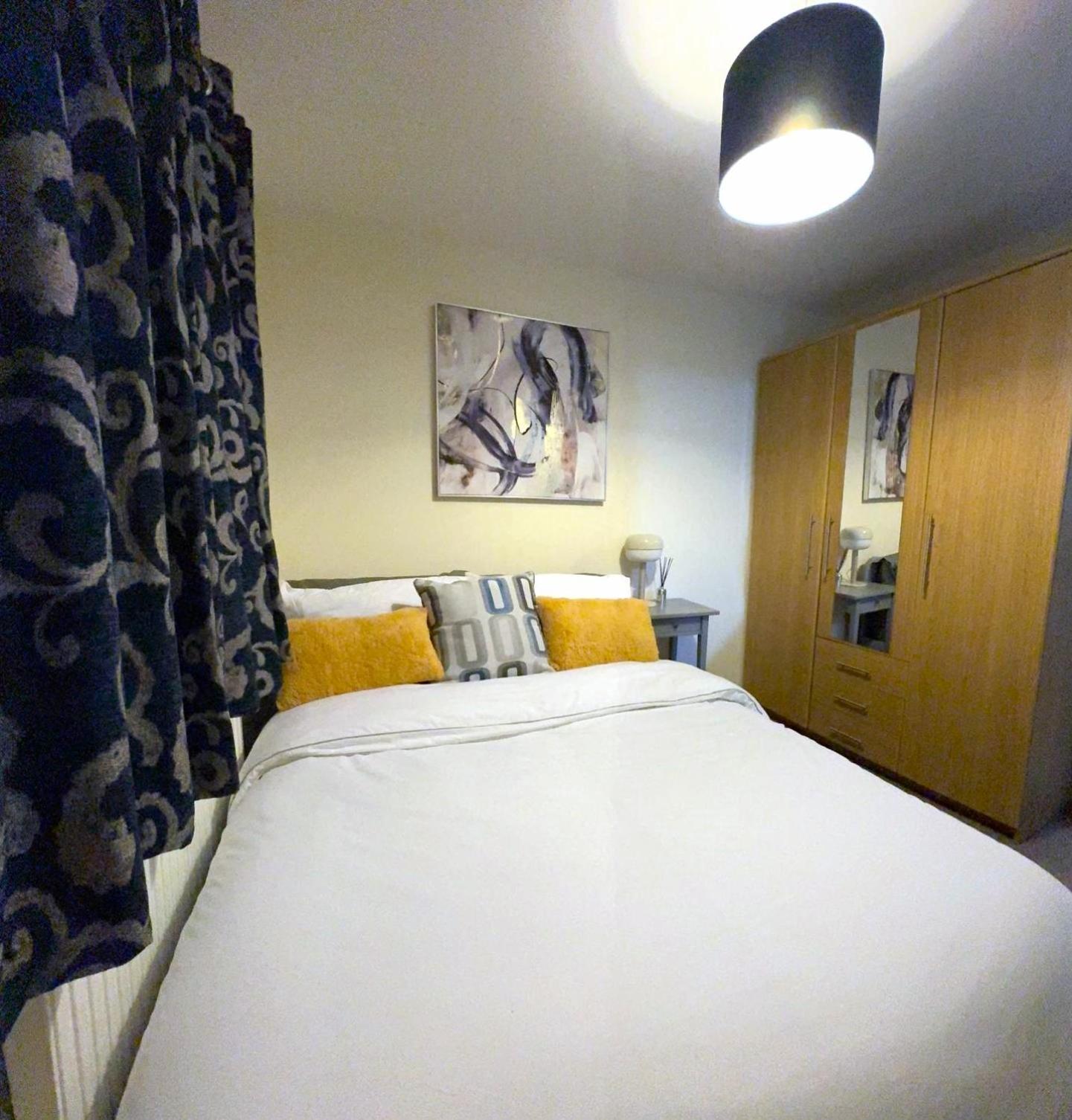 Large Cosy 2 Bedroom Ground Floor Flat In Stevenage Sg1 Sleeps 4-5 Free Parking Экстерьер фото