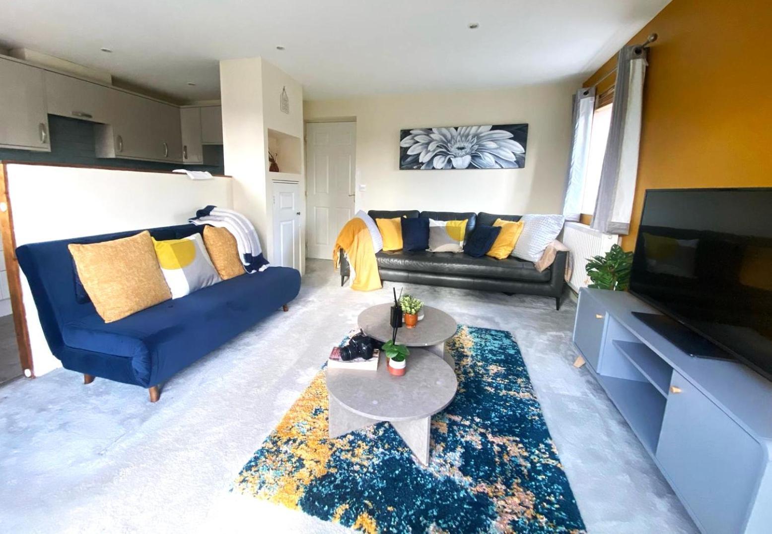 Large Cosy 2 Bedroom Ground Floor Flat In Stevenage Sg1 Sleeps 4-5 Free Parking Экстерьер фото
