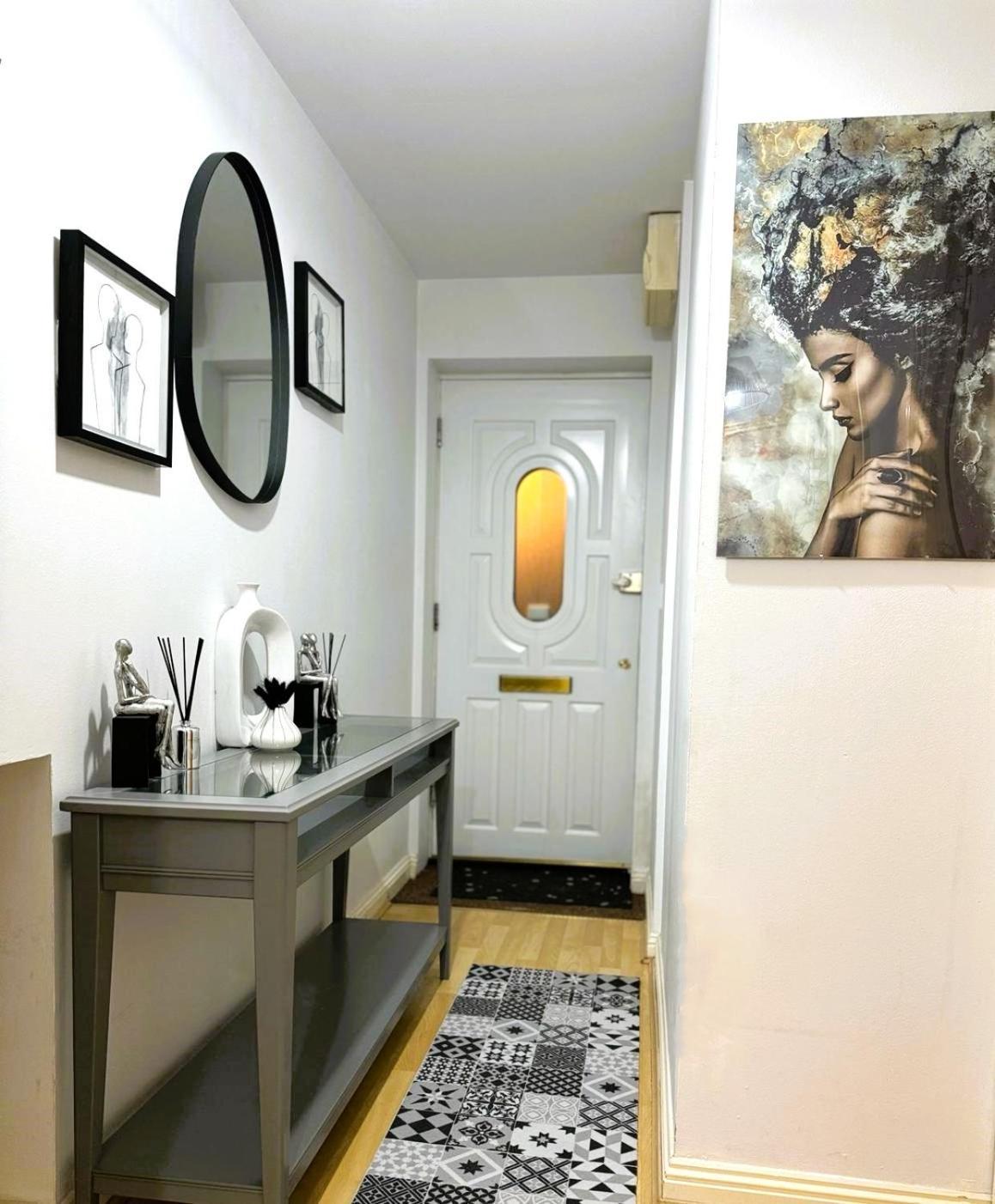 Large Cosy 2 Bedroom Ground Floor Flat In Stevenage Sg1 Sleeps 4-5 Free Parking Экстерьер фото